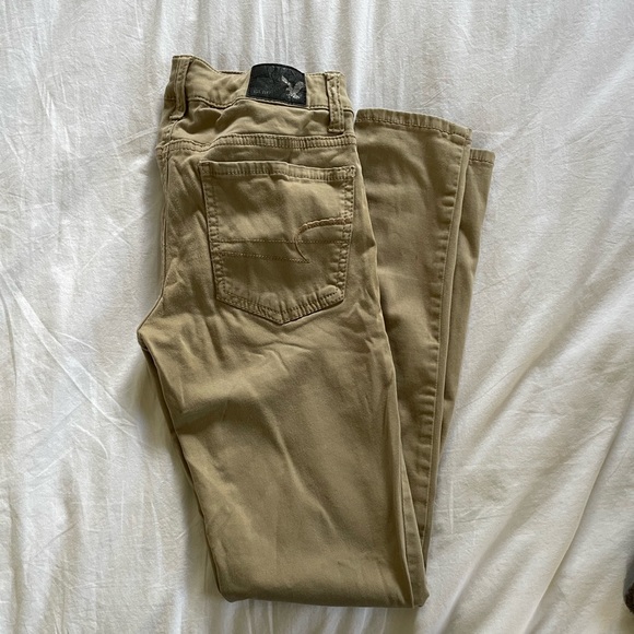 American Eagle Beige Mid-Rise Skinny Jeans - Picture 3 of 4